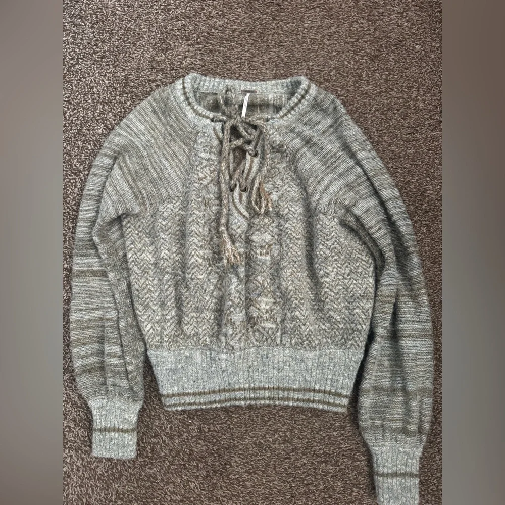 FREE PEOPLE Gray Knit Sweater